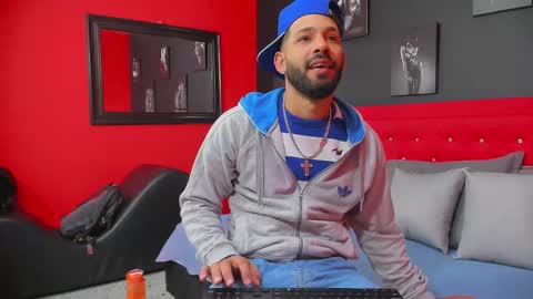 Thia Gomez online show from February 25, 2025, 12:24 pm