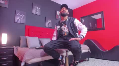 Thia Gomez online show from November 30, 2025, 12:31 pm