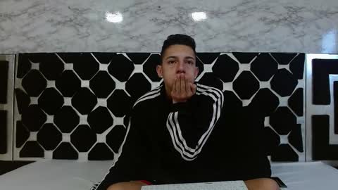 Snapshot of thiagos19 chatting on February 13, 2025, 9:38 pm Thiago online show from February 13, 2025, 9:38 pm