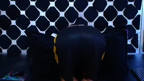 Snapshot of thiagos19 chatting on February 19, 2025, 10:20 pm Thiago online show from February 19, 2025, 10:20 pm