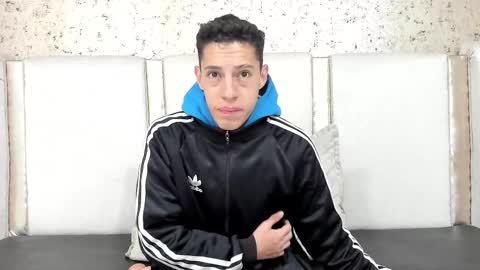 Snapshot of thiagos19 chatting on March 6, 2025, 12:43 am Thiago online show from March 6, 2025, 12:43 am