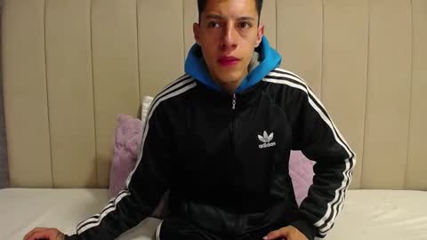 Snapshot of thiagos19 chatting on March 10, 2025, 9:40 pm Thiago online show from March 10, 2025, 9:40 pm