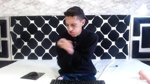 Thiago   online show from May 24, 2026, 2:27 am