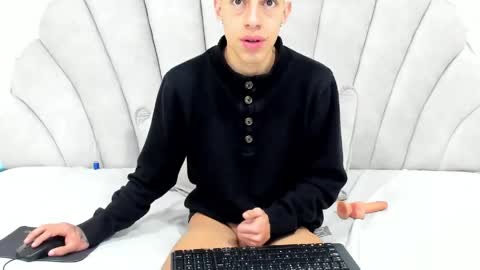 Thiago   online show from May 26, 2026, 12:28 am
