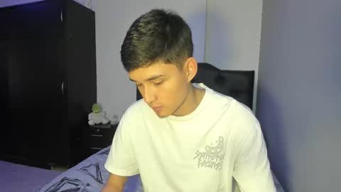 Snapshot of thiagowells_ chatting on November 5, 2025, 7:03 pm Thiago Wells online show from November 5, 2025, 7:03 pm