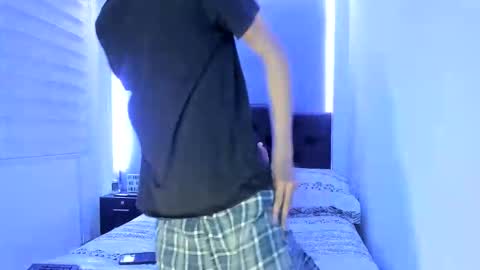 Snapshot of thiagowells_ chatting on April 16, 2026, 2:34 am Thiago Wells online show from April 16, 2026, 2:34 am