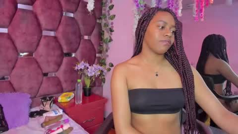 thiana_taylor online show from December 20, 2025, 12:01 pm