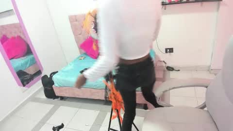 Snapshot of thianahorny chatting on November 1, 2025, 12:40 pm thianahorny online show from November 1, 2025, 12:40 pm