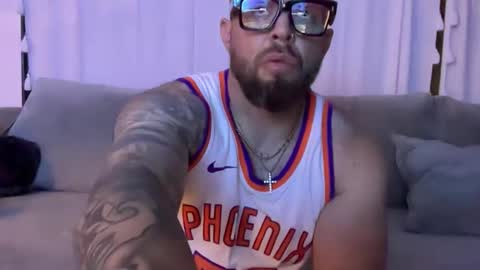 thiccbull12 online show from June 3, 2026, 8:39 am