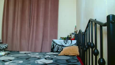 Snapshot of thichslutx chatting on December 4, 2025, 7:44 pm Maria online show from December 4, 2025, 7:44 pm