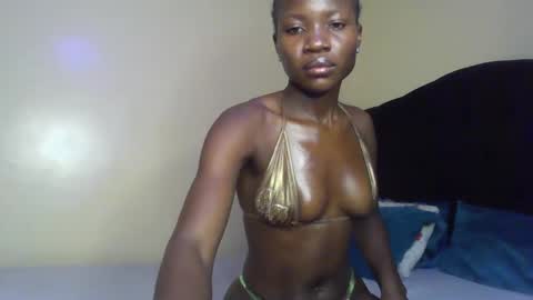 Snapshot of thick_pookiey chatting on April 12, 2026, 5:45 am thick_pookiey online show from April 12, 2026, 5:45 am