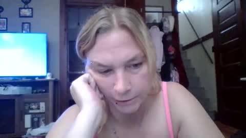 thickblonde_92 online show from November 6, 2025, 3:13 pm