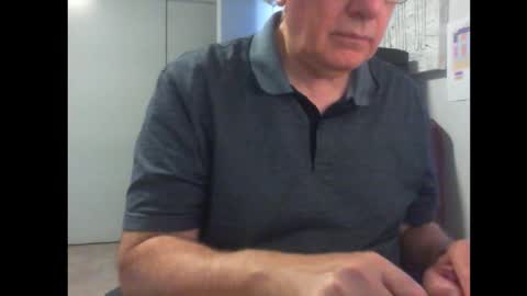 Snapshot of thickmelnik chatting on February 14, 2025, 4:04 am James online show from February 14, 2025, 4:04 am
