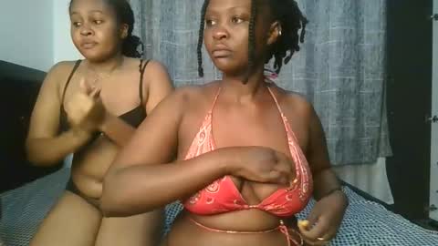 Snapshot of thicky_rue chatting on April 19, 2026, 9:17 pm Rue online show from April 19, 2026, 9:17 pm