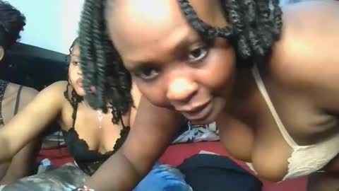Snapshot of thicky_rue chatting on April 22, 2026, 2:58 am Rue online show from April 22, 2026, 2:58 am