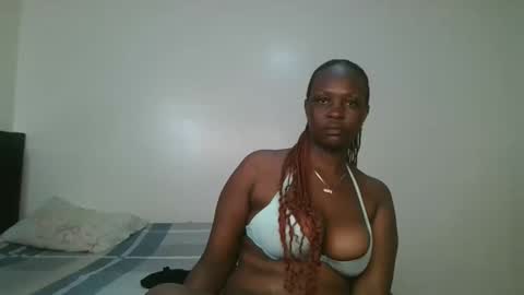 Snapshot of thicky_rue chatting on May 15, 2026, 6:04 pm Rue online show from May 15, 2026, 6:04 pm