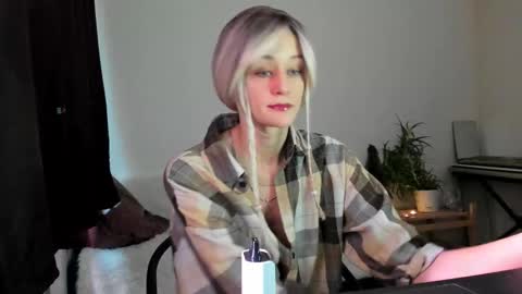 thief_of_hearts_ online show from November 28, 2025, 10:51 am