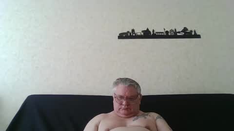 Snapshot of thierrysymp chatting on March 3, 2026, 9:37 am Thierrysymp online show from March 3, 2026, 9:37 am