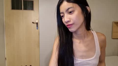 Snapshot of thifa2x chatting on December 17, 2025, 6:41 am thifa2x online show from December 17, 2025, 6:41 am