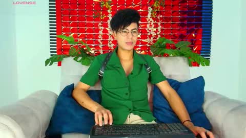 Snapshot of thiiagosaeenz chatting on February 13, 2026, 3:08 pm Thiago Saenzz online show from February 13, 2026, 3:08 pm