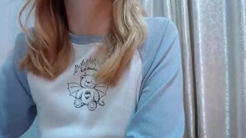 Snapshot of thin33 chatting on February 20, 2026, 2:19 am sara online show from February 20, 2026, 2:19 am