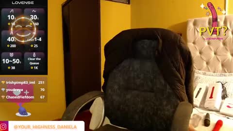 Snapshot of thin__tatto_ chatting on March 9, 2025, 5:17 pm MADAME online show from March 9, 2025, 5:17 pm