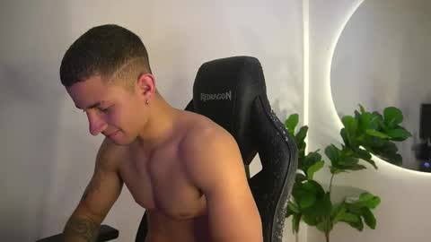 thin_tommy11 online show from May 11, 2026, 12:16 am