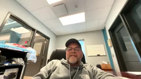 Snapshot of thisguy374 chatting on December 18, 2025, 6:03 pm thisguy374 online show from December 18, 2025, 6:03 pm