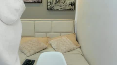 Thom online show from May 29, 2026, 11:52 am