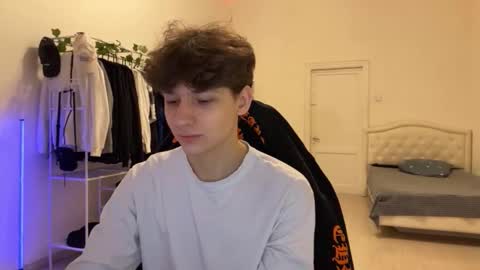 Thomas Hill online show from November 17, 2025, 3:40 pm