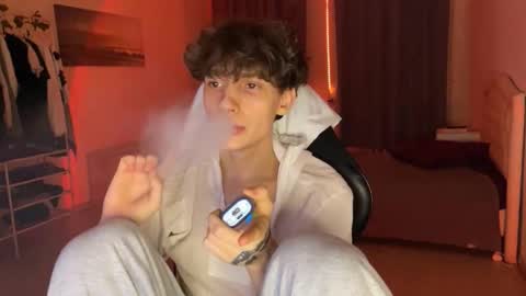 Snapshot of thomas617826 chatting on March 1, 2026, 9:39 pm Thomas Hill online show from March 1, 2026, 9:39 pm