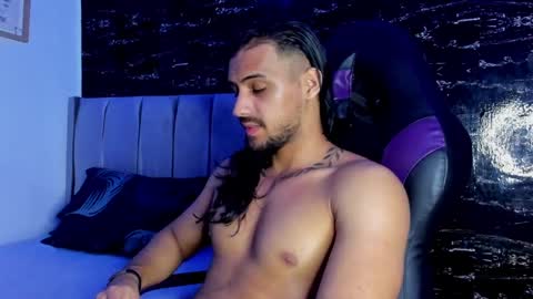 Snapshot of thomas__wayne chatting on October 4, 2025, 12:58 pm Thomas online show from October 4, 2025, 12:58 pm