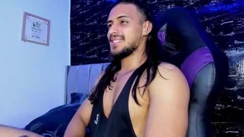 Snapshot of thomas__wayne chatting on October 23, 2025, 7:40 am Thomas online show from October 23, 2025, 7:40 am