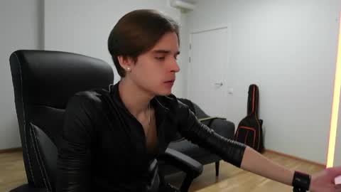 Snapshot of thomas_brons chatting on May 31, 2026, 5:48 am THOMAS BRONS online show from May 31, 2026, 5:48 am