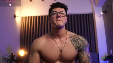 Thomas Falcon online show from October 19, 2025, 2:23 am