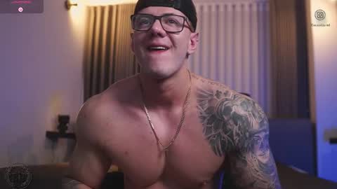 Thomas Falcon online show from October 31, 2025, 4:13 am