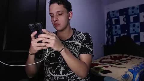 Snapshot of thomas_may4rs chatting on November 1, 2025, 12:23 am ---Thomas--- online show from November 1, 2025, 12:23 am