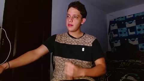 Snapshot of thomas_may4rs chatting on November 21, 2025, 8:46 am ---Thomas--- online show from November 21, 2025, 8:46 am