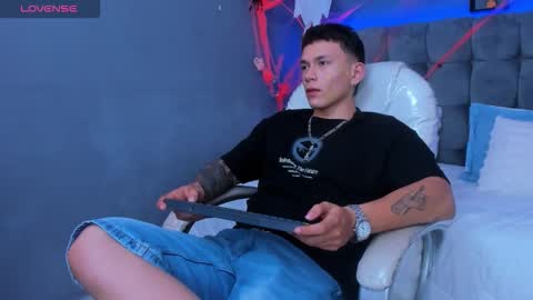 Thomas online show from November 3, 2025, 9:27 pm