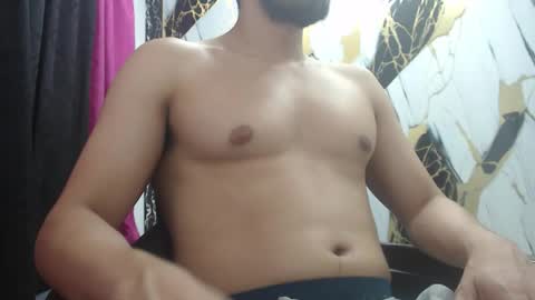 Snapshot of thomas_neuman chatting on February 4, 2026, 8:36 pm Thomas online show from February 4, 2026, 8:36 pm