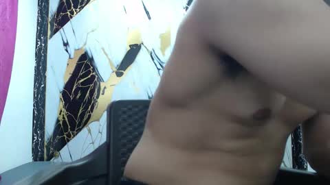 Snapshot of thomas_neuman chatting on April 2, 2026, 5:54 pm Thomas online show from April 2, 2026, 5:54 pm