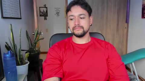 Snapshot of thomas_rol chatting on December 16, 2025, 6:35 pm Thomas online show from December 16, 2025, 6:35 pm