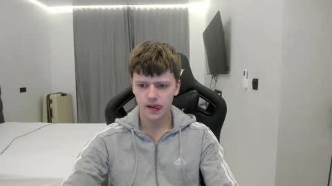 Snapshot of thomas_shelbivip chatting on February 9, 2026, 12:47 am Tomas online show from February 9, 2026, 12:47 am