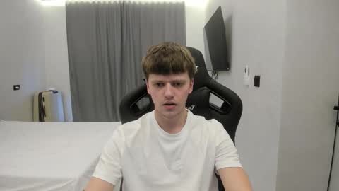 Snapshot of thomas_shelbivip chatting on February 14, 2026, 12:24 pm Tomas online show from February 14, 2026, 12:24 pm