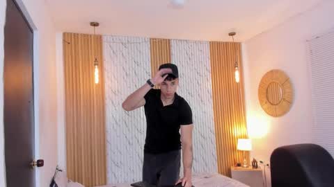 Thomas online show from October 22, 2025, 11:21 am