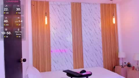 Thomas online show from October 27, 2025, 12:20 pm