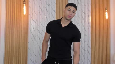 Thomas online show from November 21, 2025, 11:42 am