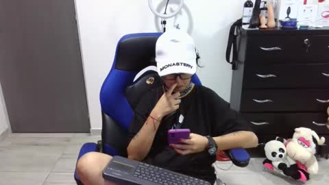 Snapshot of thomascooper_cams chatting on February 4, 2026, 2:50 am VALERIA online show from February 4, 2026, 2:50 am