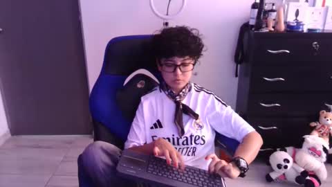 Snapshot of thomascooper_cams chatting on February 17, 2026, 6:58 pm VALERIA online show from February 17, 2026, 6:58 pm