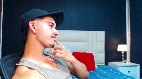 Snapshot of thomasturner_ chatting on September 24, 2025, 11:30 pm Thomas Turner online show from September 24, 2025, 11:30 pm